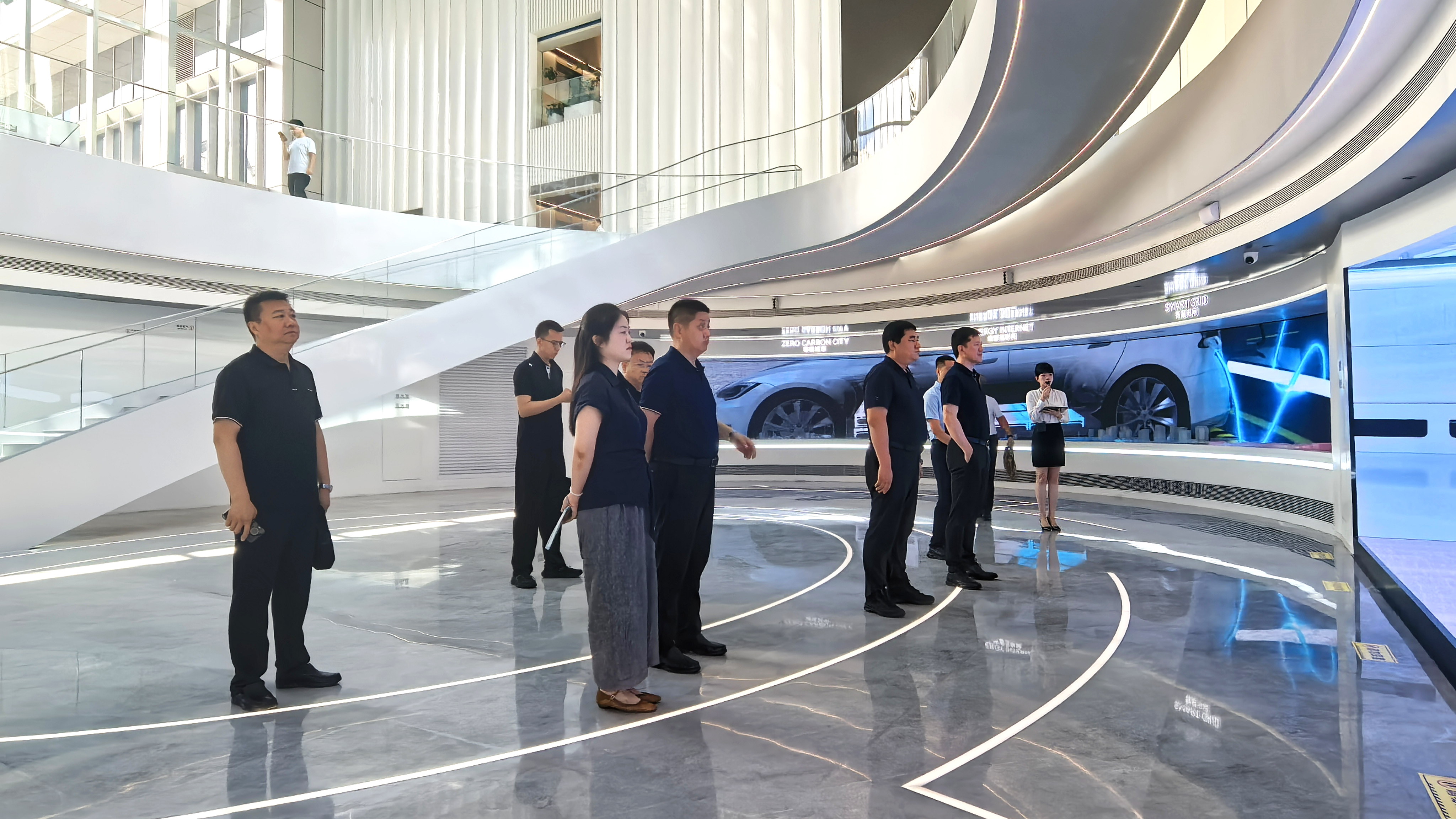 赤峰市委副书记陈占英一行赴G22恒峰科技考察交流